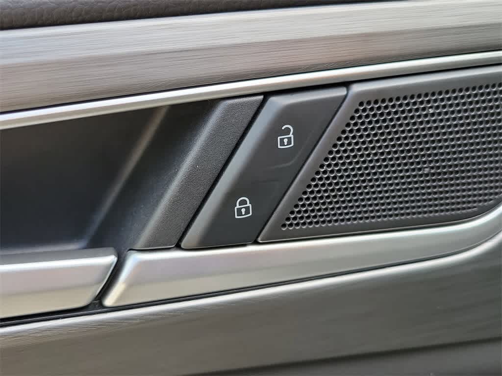 Thumbnail: 2024 Volkswagen Atlas - 18