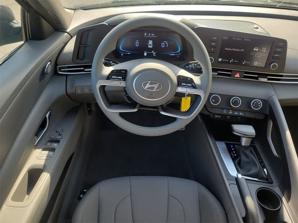 Thumbnail: 2025 Hyundai Elantra - 15