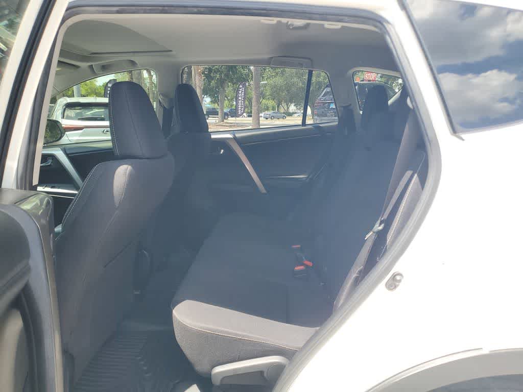 Thumbnail: 2018 Toyota RAV4 - 10
