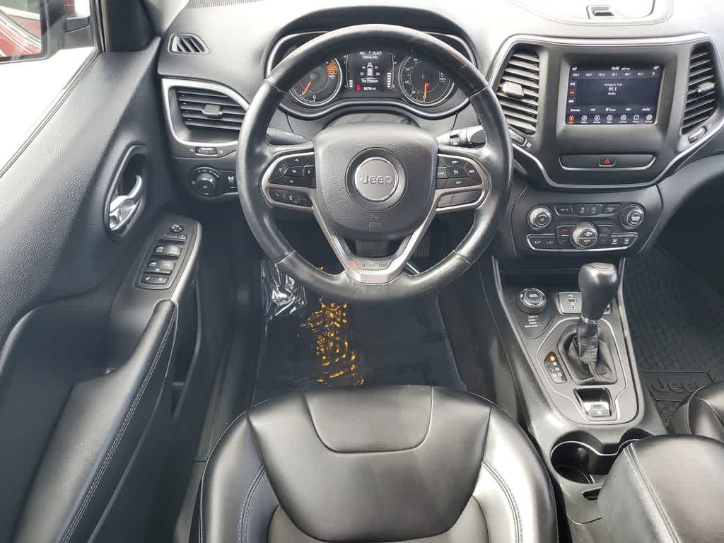 Thumbnail: 2019 Jeep Cherokee - 15