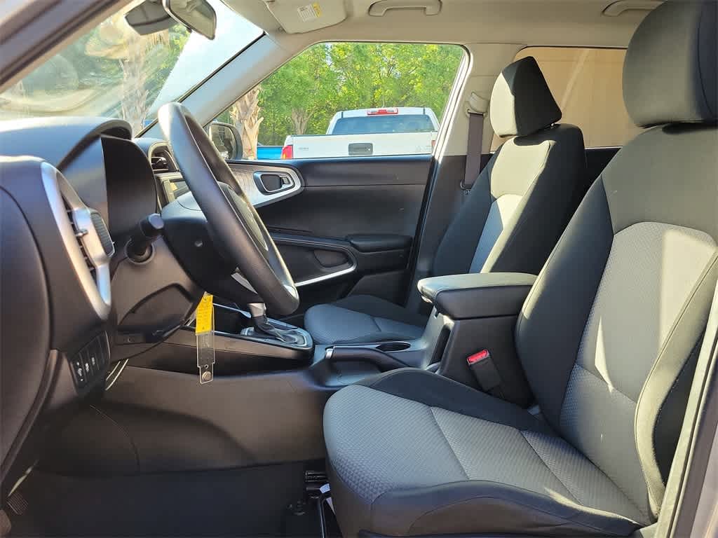 2023 Kia Soul LX 14