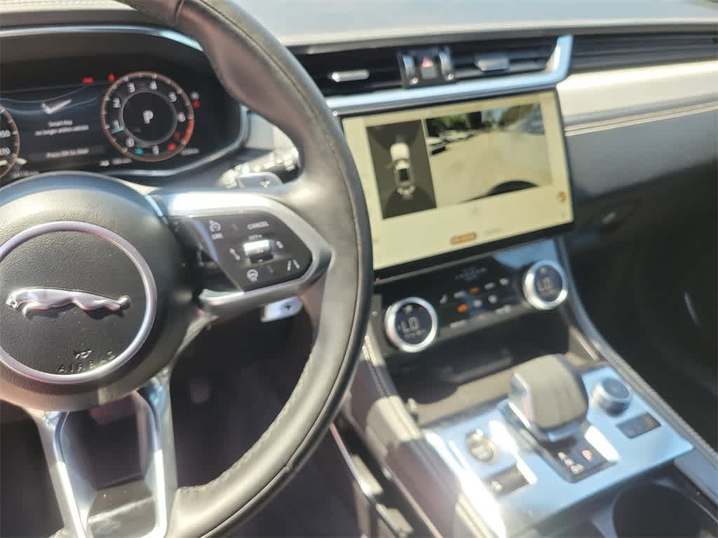 Thumbnail: 2025 Jaguar F-Pace - 33