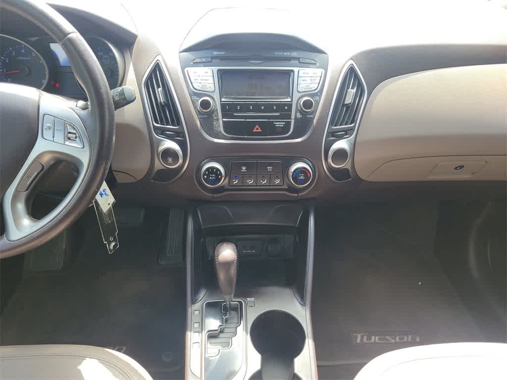 Thumbnail: 2011 Hyundai Tucson - 16