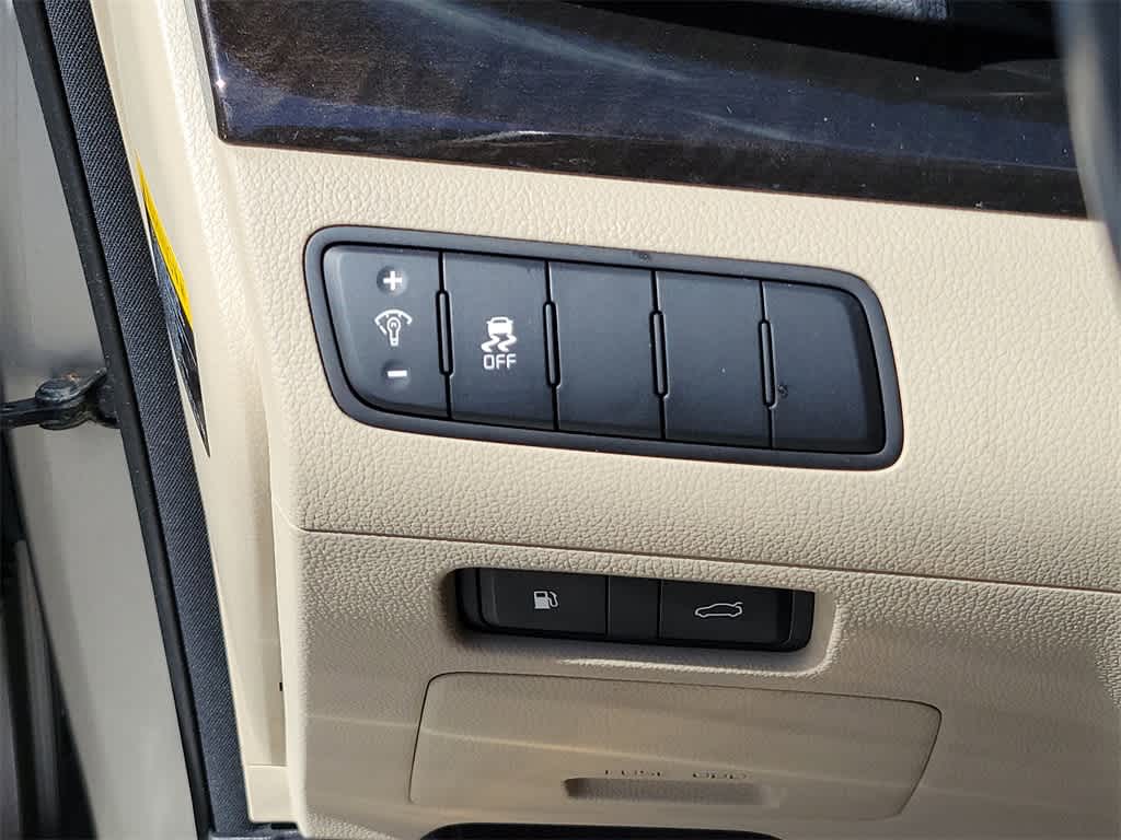 2015 Kia Cadenza Premium 21