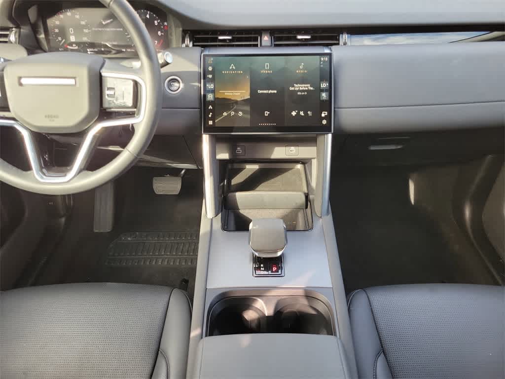 Thumbnail: 2024 Land Rover Discovery Sport - 15