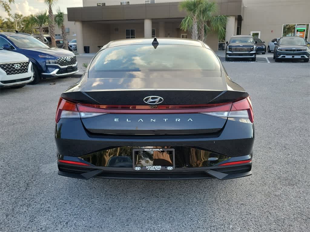 Thumbnail: 2023 Hyundai Elantra - 9