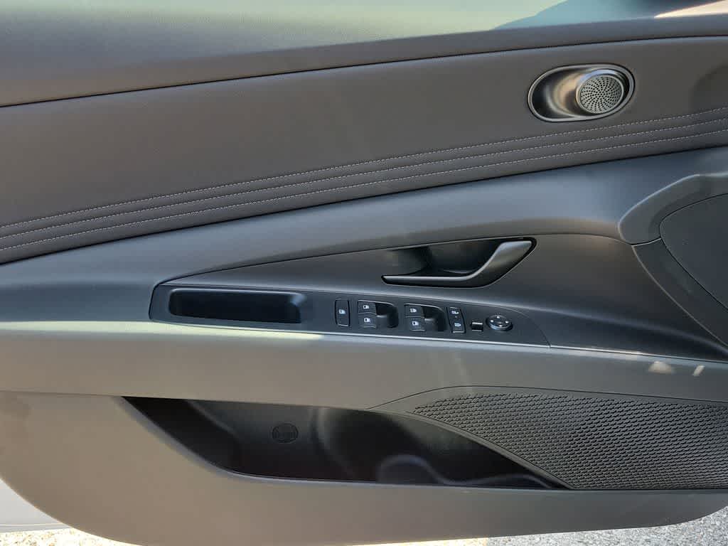 Thumbnail: 2025 Hyundai Elantra - 18