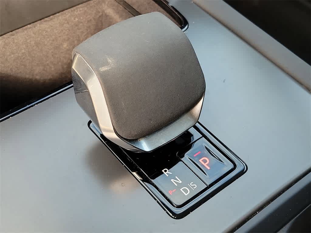 Thumbnail: 2024 Land Rover Discovery Sport - 31