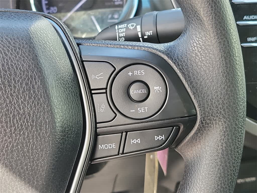 Thumbnail: 2018 Toyota Camry - 25
