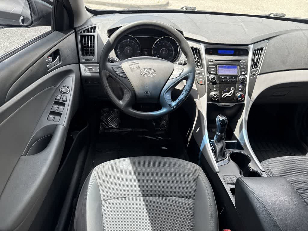 Thumbnail: 2013 Hyundai Sonata - 13