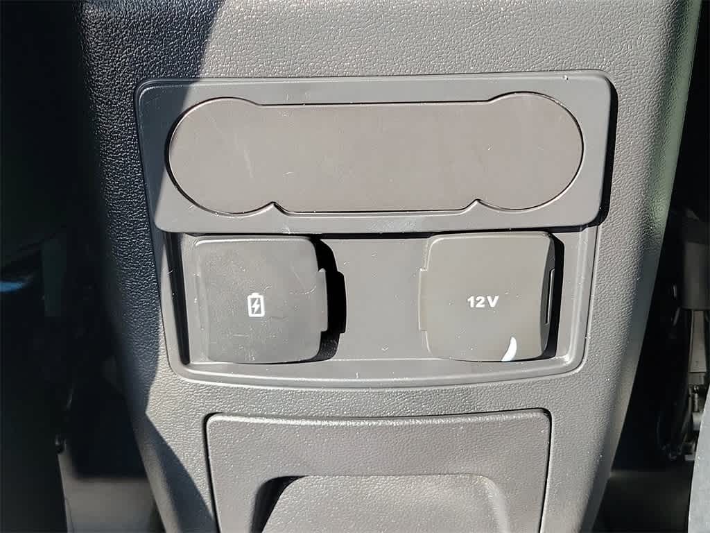 Thumbnail: 2022 Ford Explorer - 10