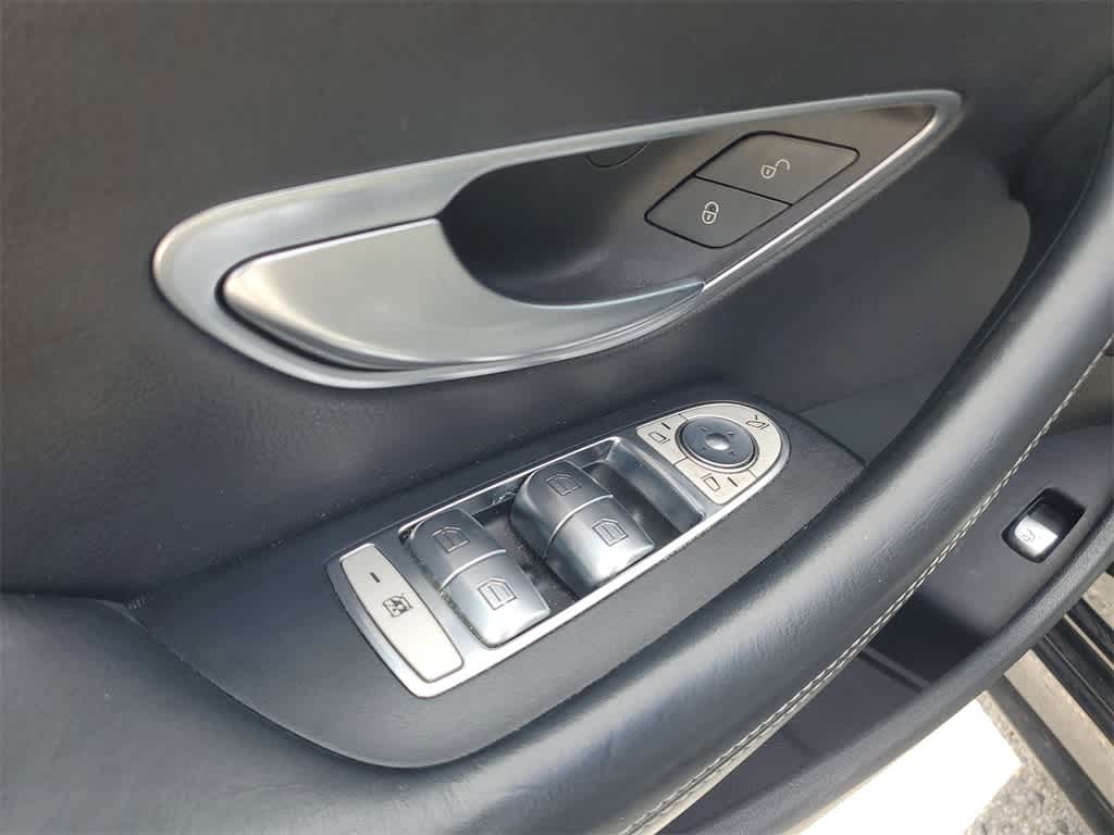 Thumbnail: 2018 Mercedes-Benz E-Class - 16