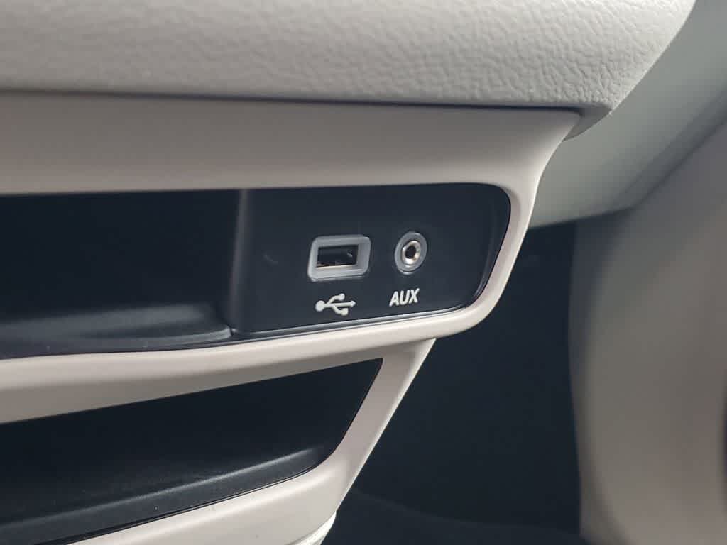 Thumbnail: 2020 Chrysler Pacifica - 28