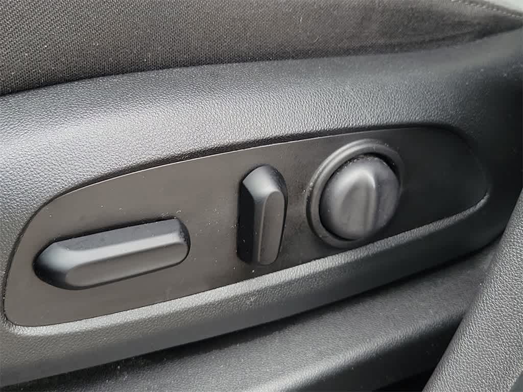 Thumbnail: 2020 Chevrolet Equinox - 20