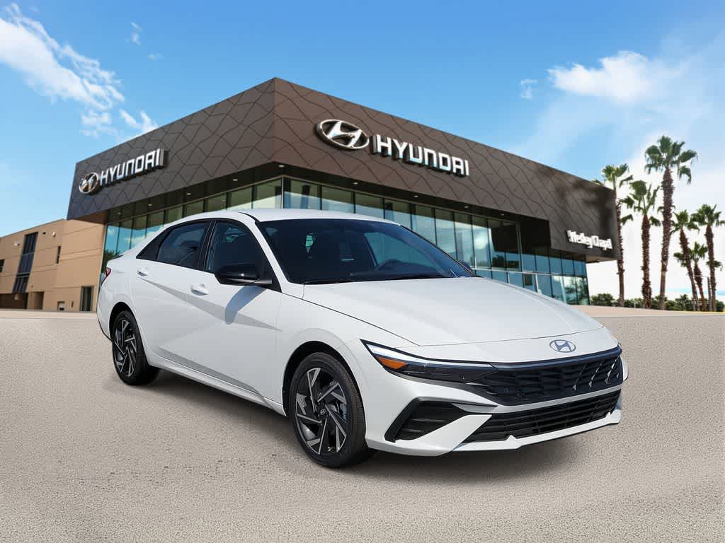 Thumbnail: 2025 Hyundai Elantra - 4