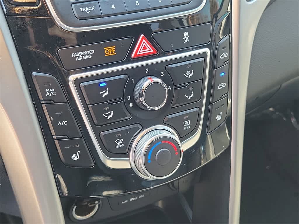 Thumbnail: 2016 Hyundai Elantra - 25