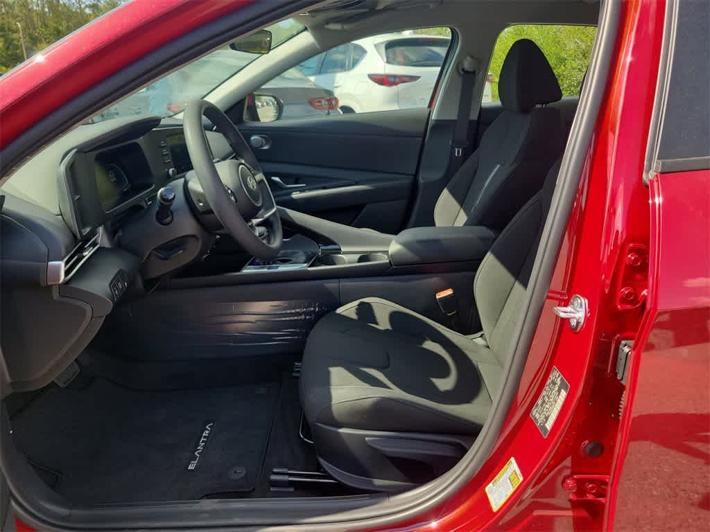 Thumbnail: 2025 Hyundai Elantra - 22