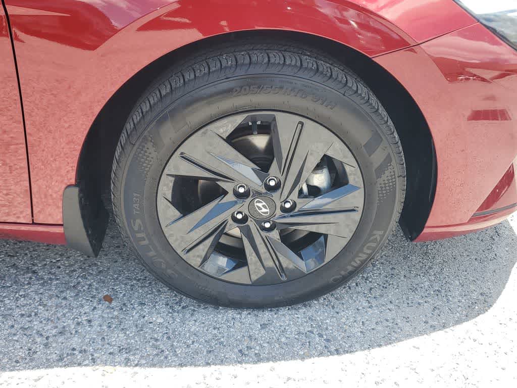 Thumbnail: 2023 Hyundai Elantra - 5