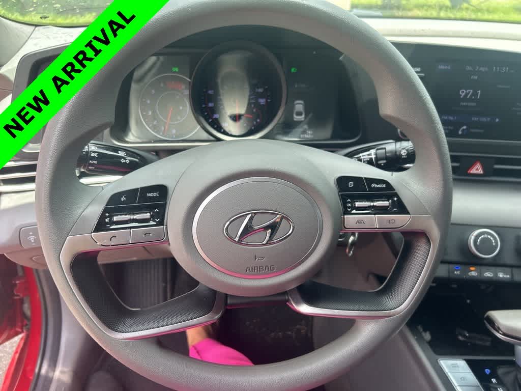 Thumbnail: 2022 Hyundai Elantra - 3
