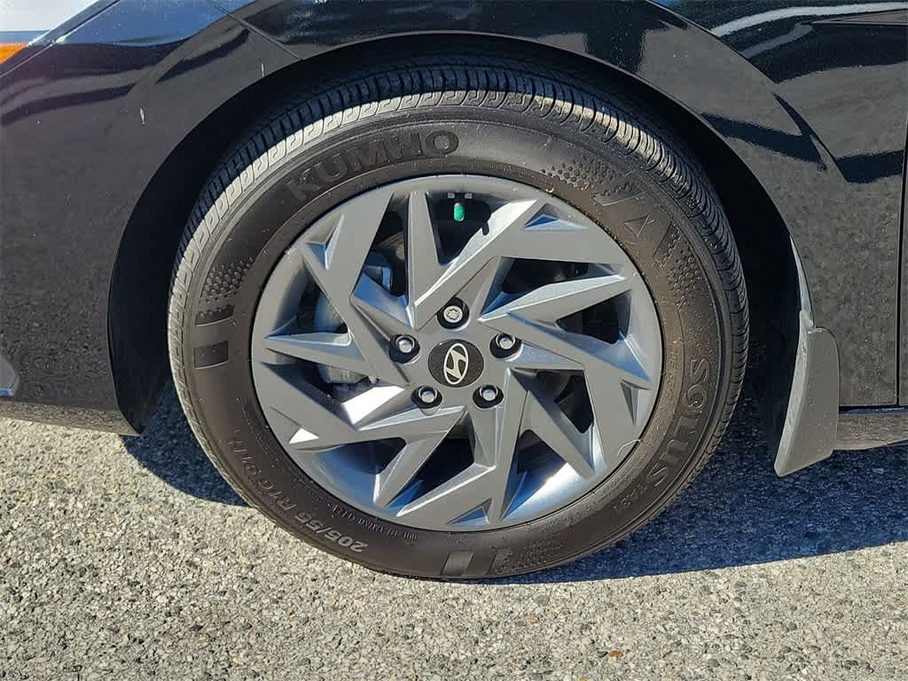 Thumbnail: 2024 Hyundai Elantra - 5