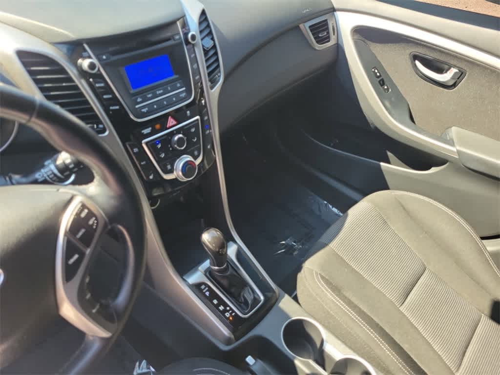 Thumbnail: 2016 Hyundai Elantra - 30