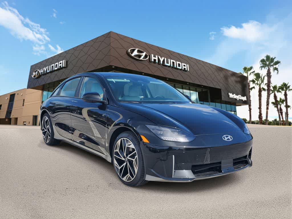 Thumbnail: 2023 Hyundai Ioniq 6 - 4