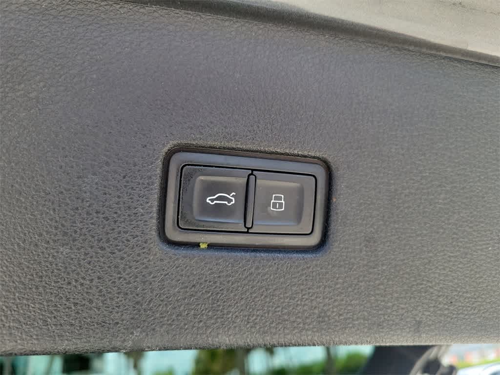 2019 Audi Q8 Premium Plus 12