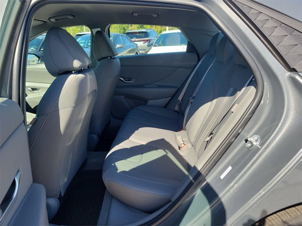 Thumbnail: 2025 Hyundai Elantra - 10