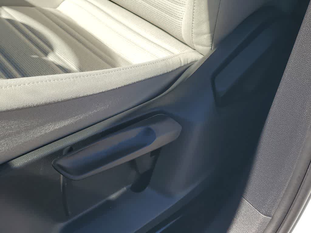 Thumbnail: 2023 Volkswagen Tiguan - 19