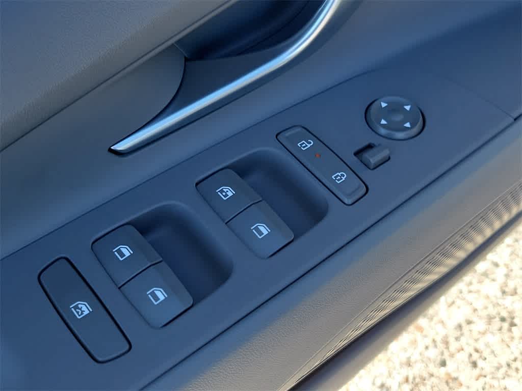 Thumbnail: 2025 Hyundai Elantra - 18