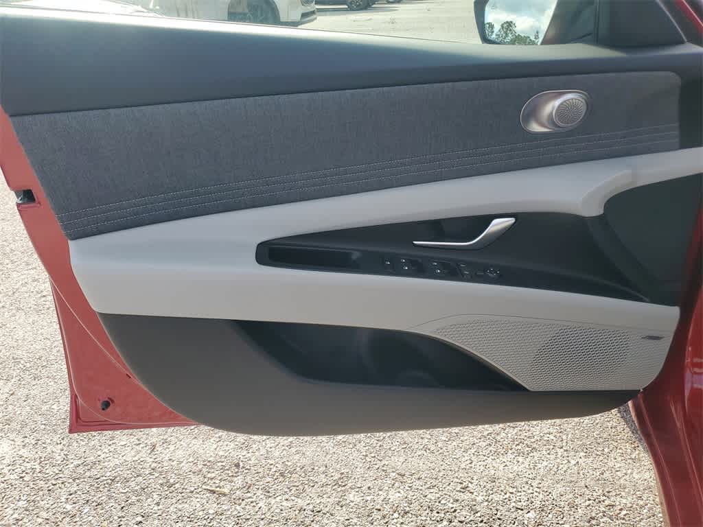 Thumbnail: 2025 Hyundai Elantra - 18