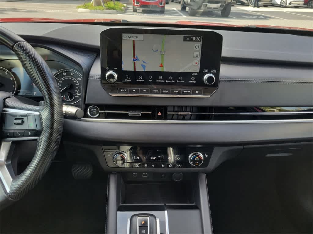 Thumbnail: 2024 Mitsubishi Outlander - 17