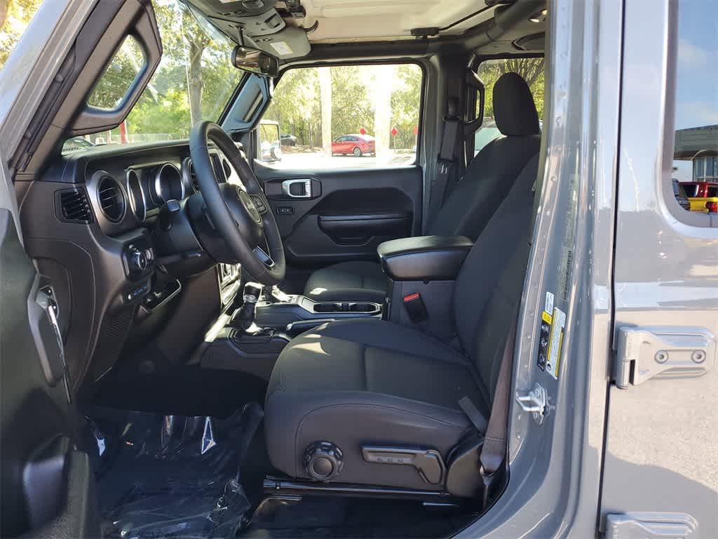 Thumbnail: 2023 Jeep Wrangler - 20