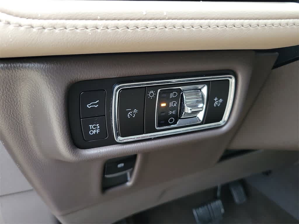 Thumbnail: 2023 Lincoln Nautilus - 21