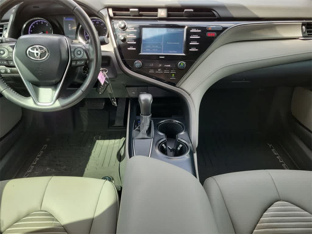 2020 Toyota Camry SE 17