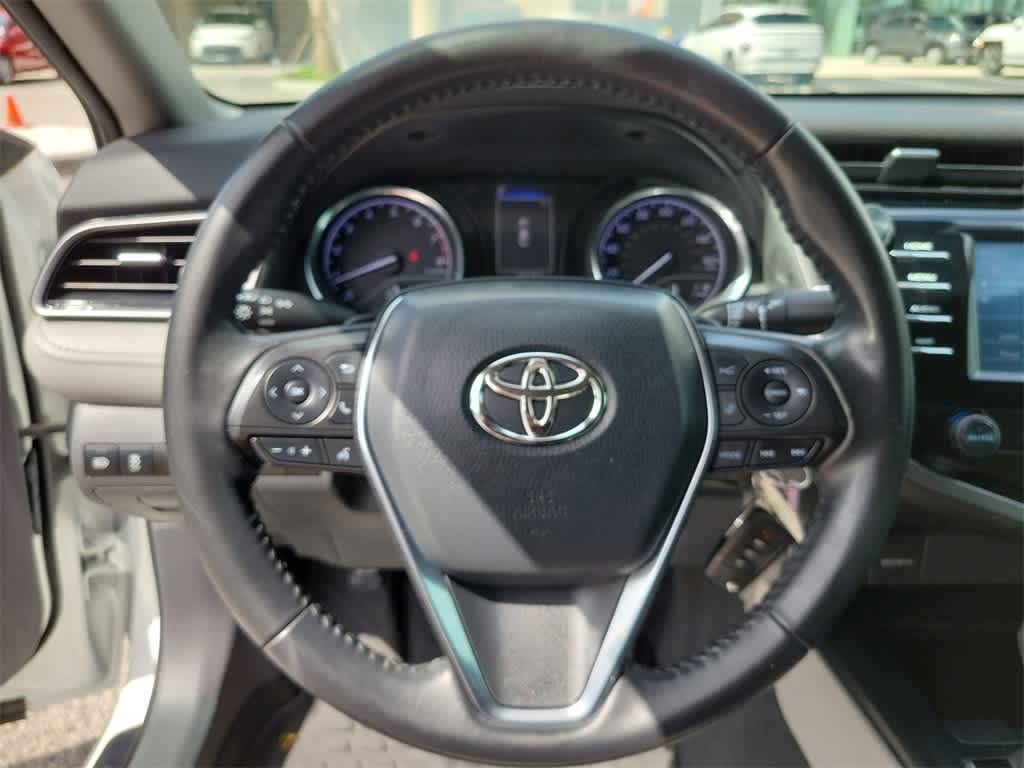 2020 Toyota Camry SE 26