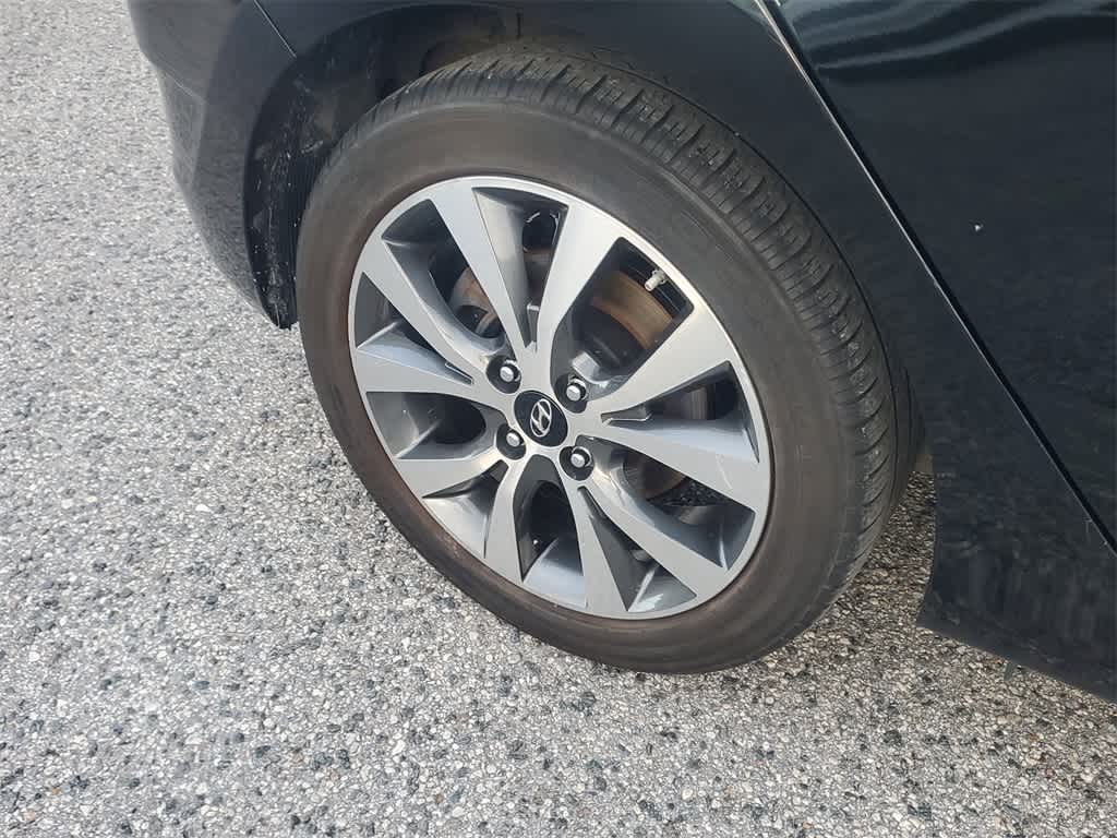 Thumbnail: 2017 Hyundai Accent - 5