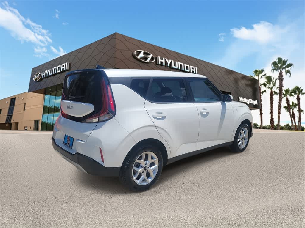 Thumbnail: 2023 Kia Soul - 3