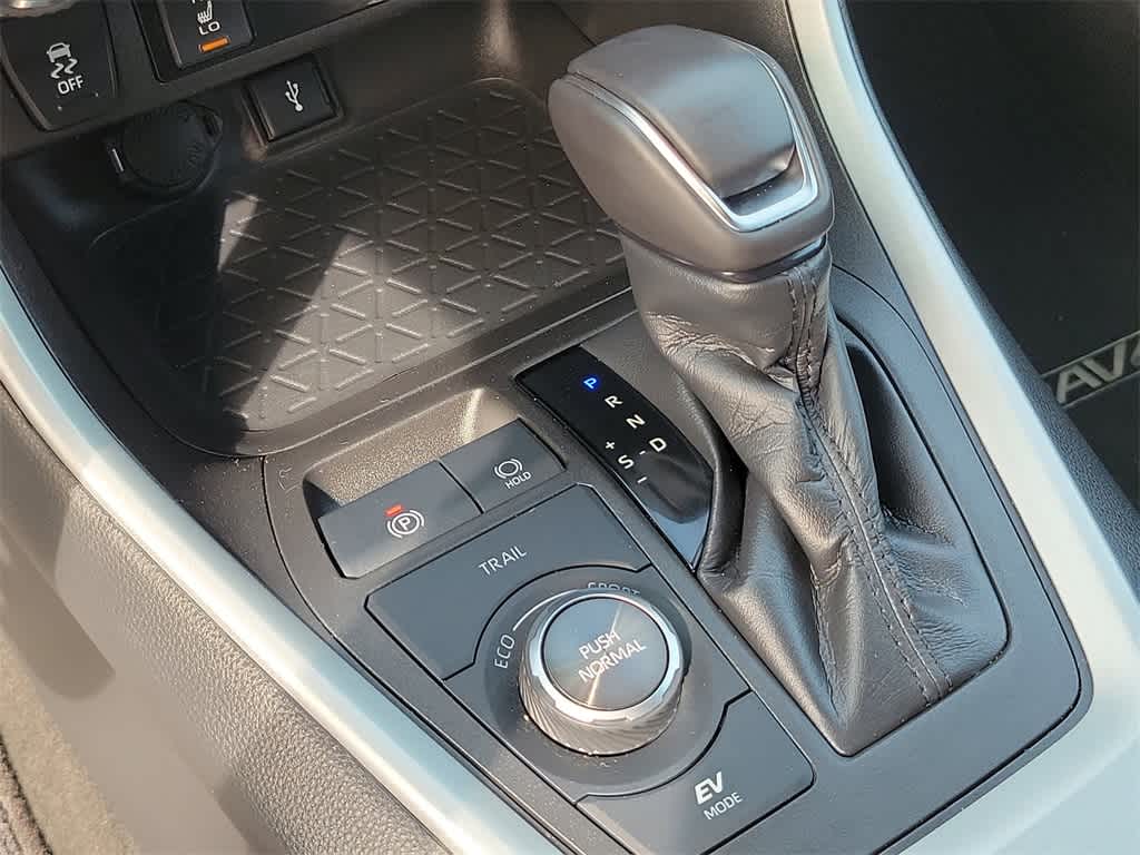 Thumbnail: 2021 Toyota RAV4 - 29
