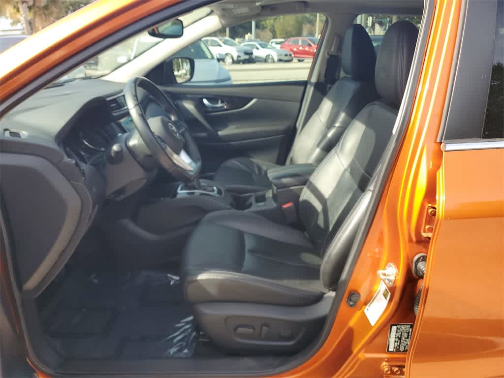 Thumbnail: 2021 Nissan Rogue Sport - 22