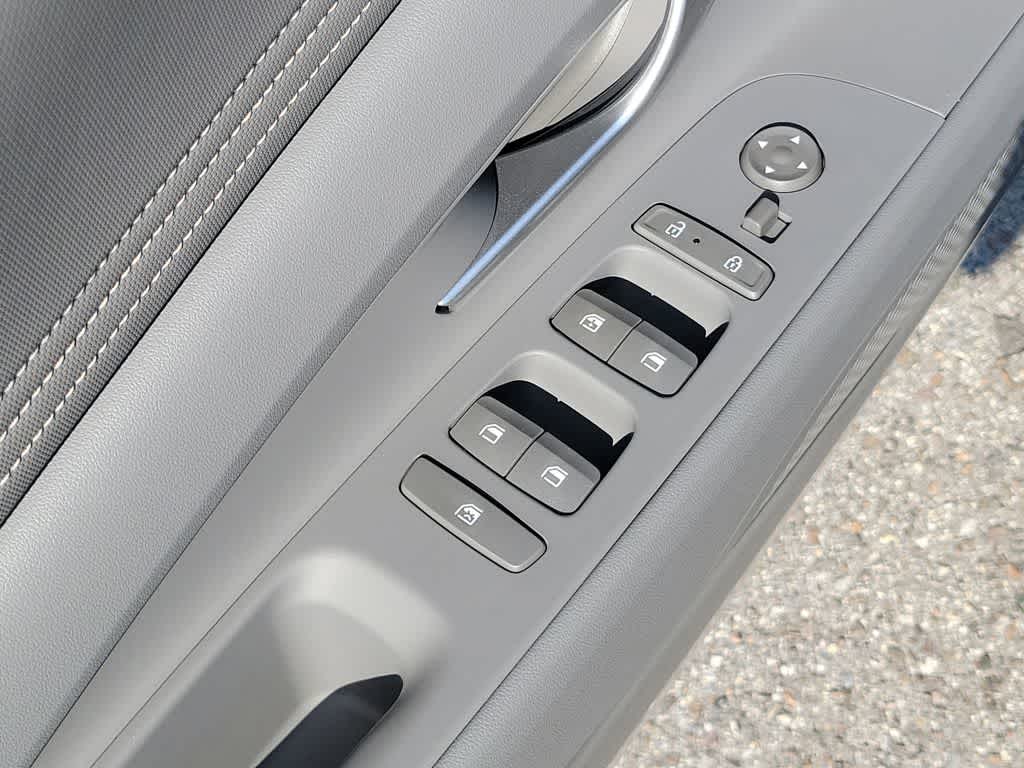 Thumbnail: 2025 Hyundai Elantra - 18