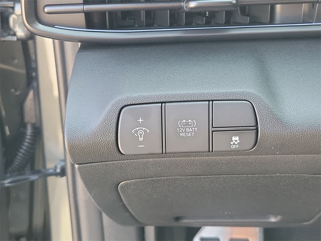 Thumbnail: 2025 Hyundai Elantra - 21