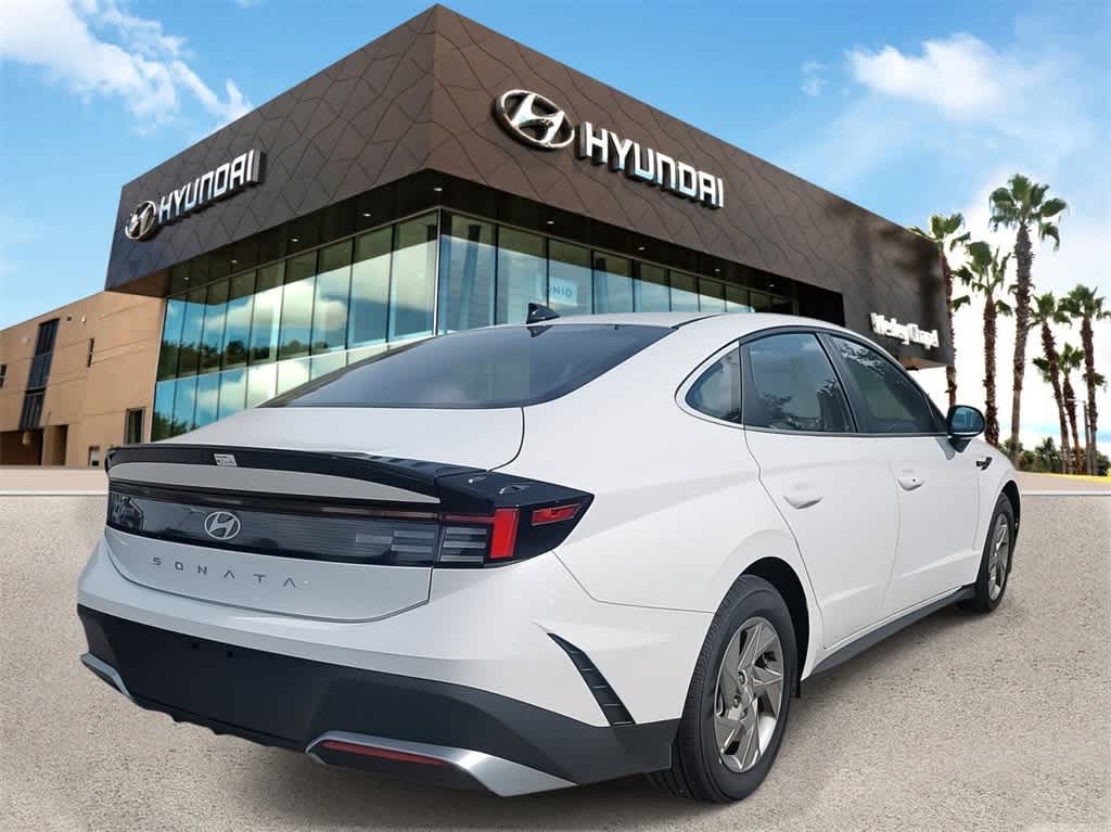2025 Hyundai Sonata SE 3