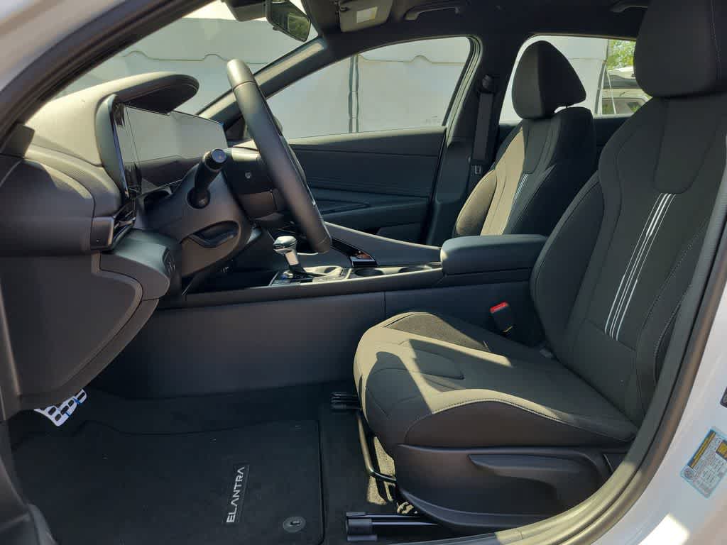 Thumbnail: 2025 Hyundai Elantra - 16