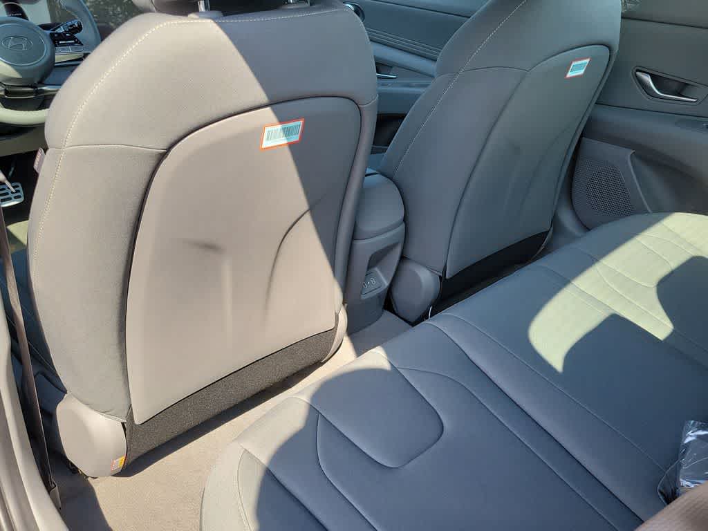 Thumbnail: 2025 Hyundai Elantra - 9