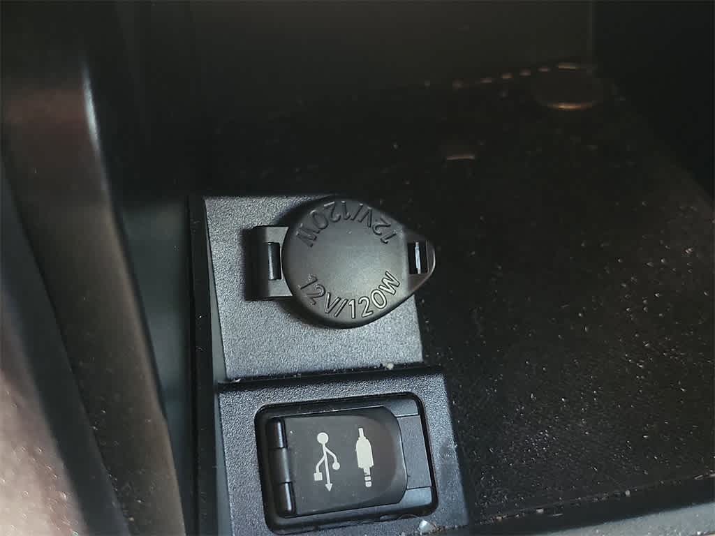 Thumbnail: 2016 Toyota Camry - 29