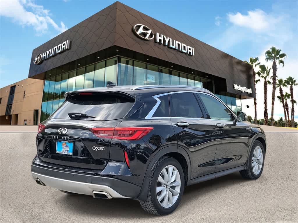 Thumbnail: 2019 INFINITI QX50 - 3