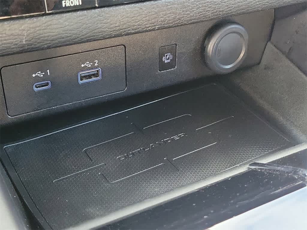 Thumbnail: 2024 Mitsubishi Outlander - 31