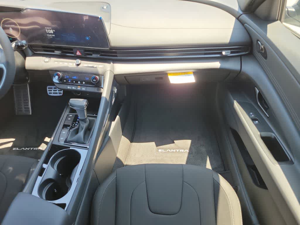 Thumbnail: 2025 Hyundai Elantra - 9