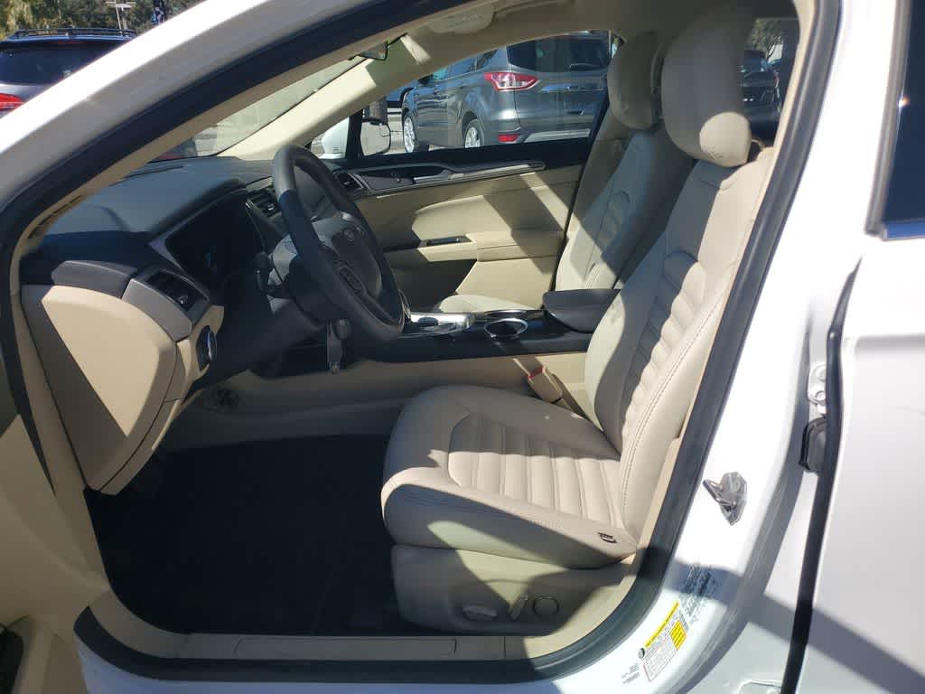 Thumbnail: 2013 Ford Fusion - 22